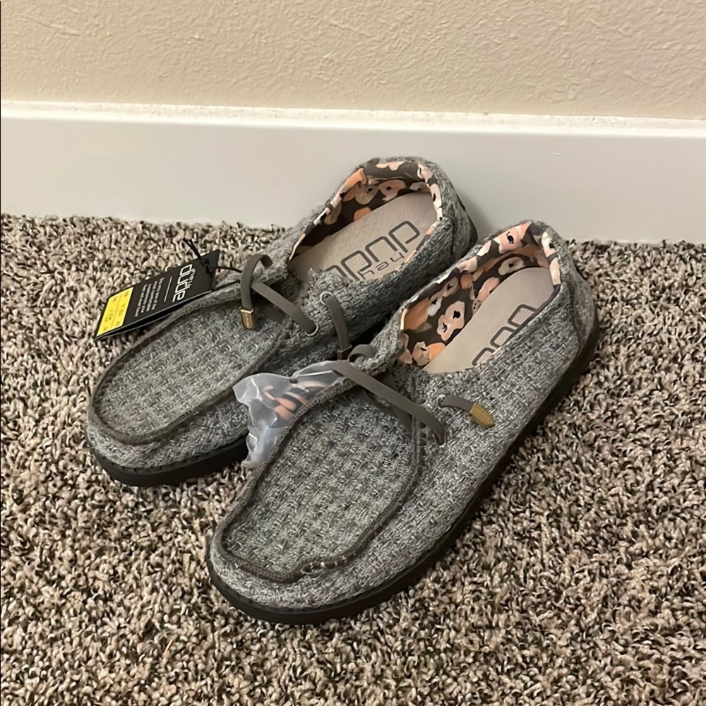 NWT Hey Dude Shoes Size 9